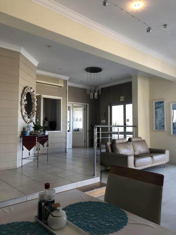 Oceansnest Guest House Bloubergstrand Bagian luar foto