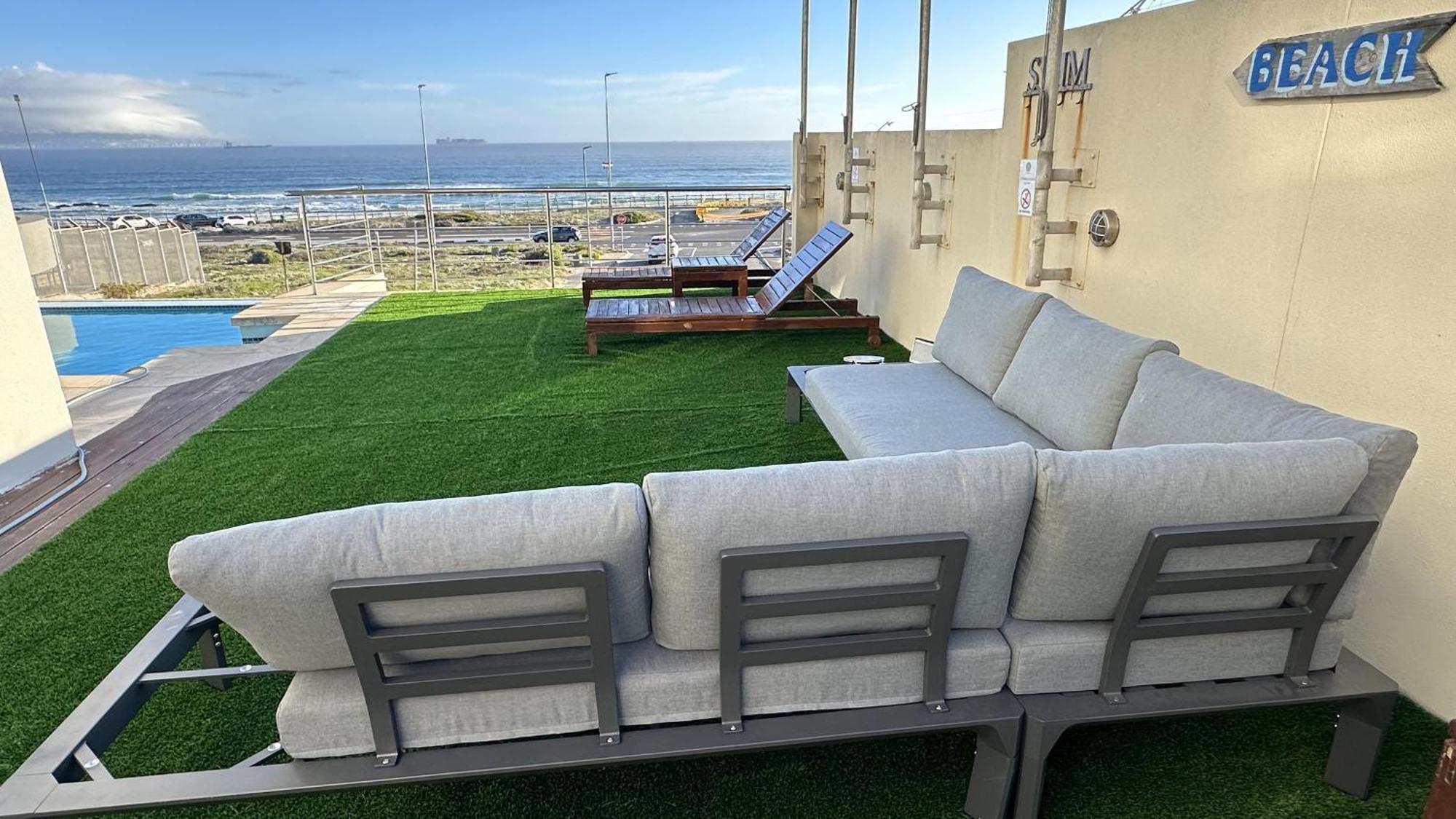 Oceansnest Guest House Bloubergstrand Bagian luar foto