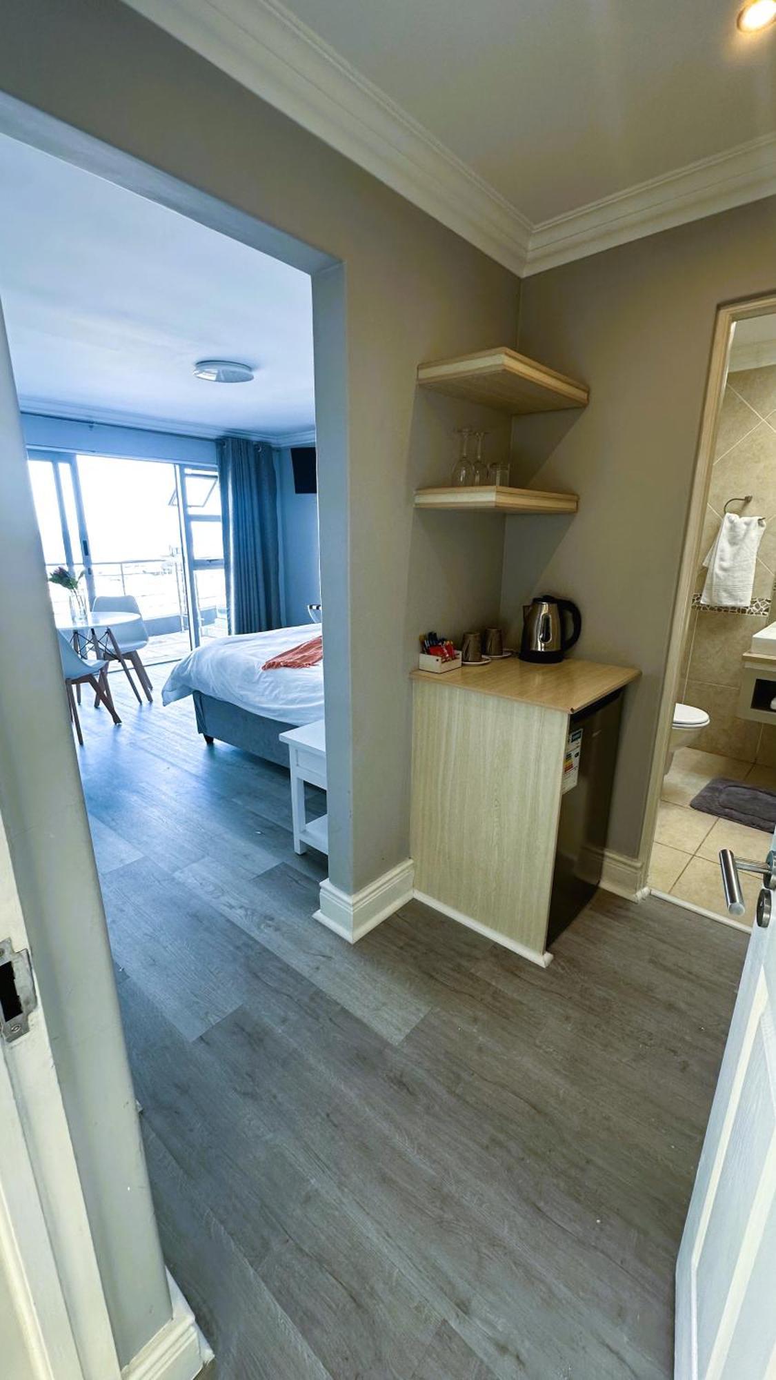 Oceansnest Guest House Bloubergstrand Bagian luar foto