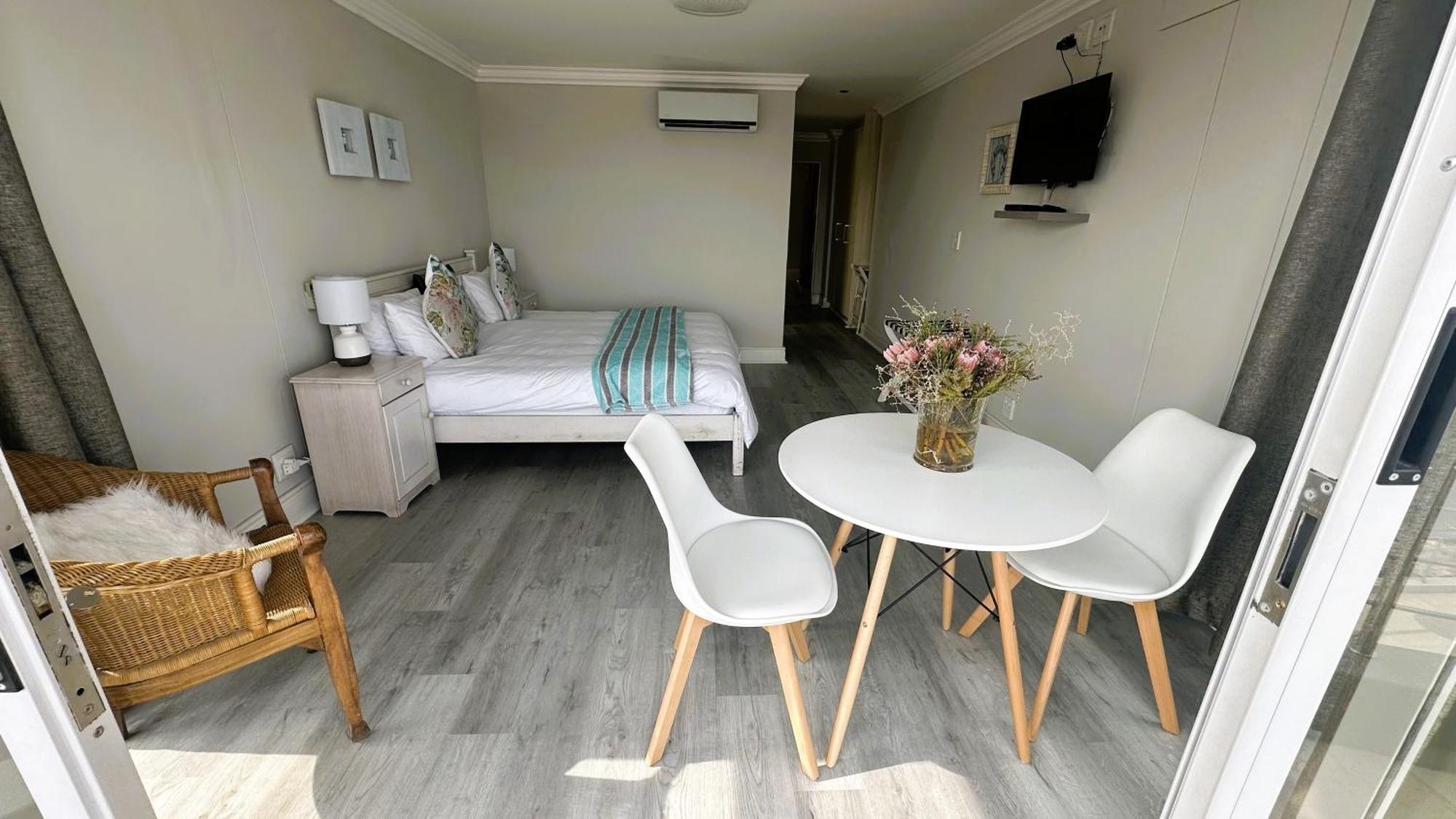 Oceansnest Guest House Bloubergstrand Bagian luar foto