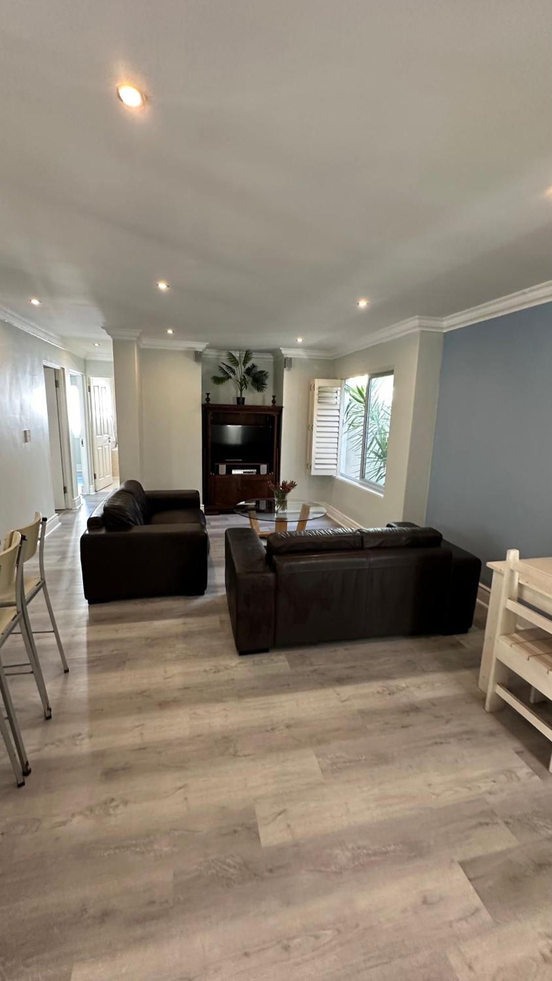Oceansnest Guest House Bloubergstrand Bagian luar foto