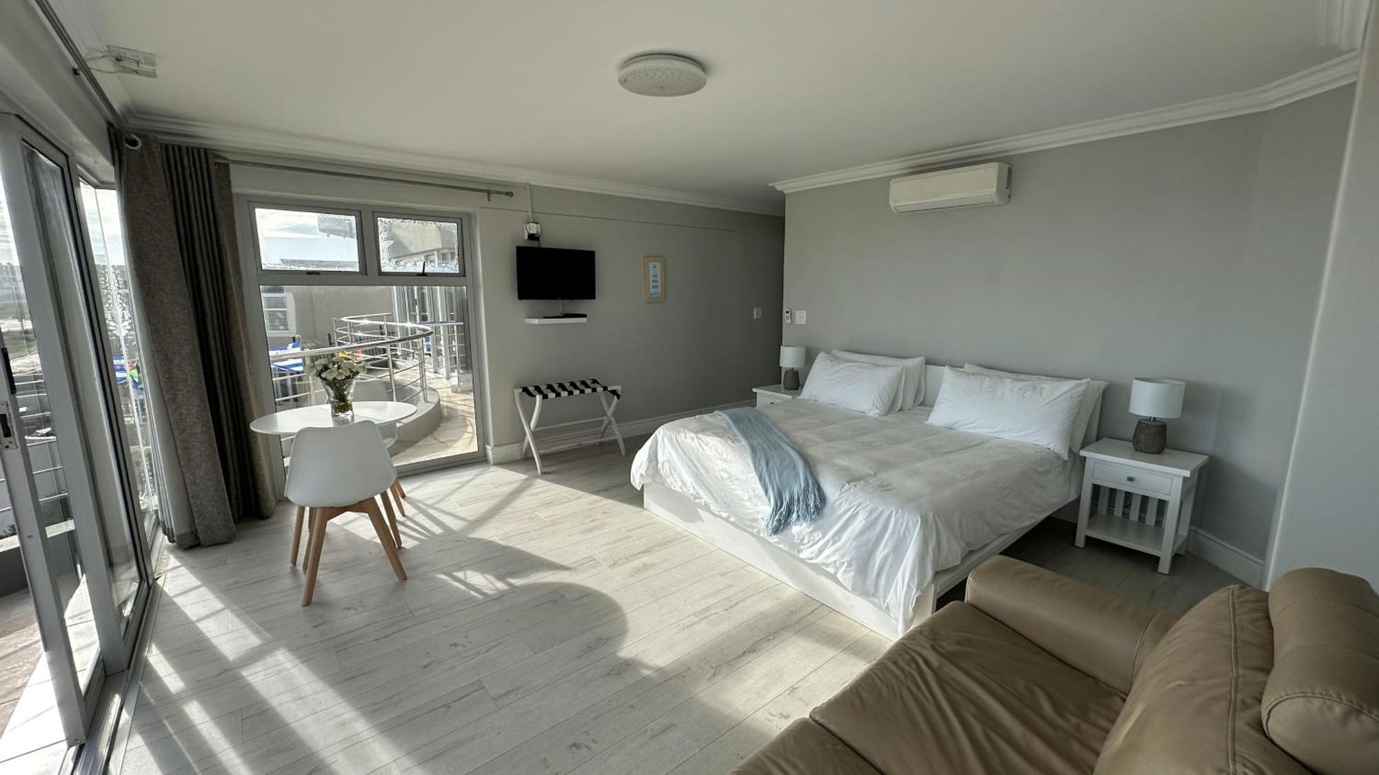 Oceansnest Guest House Bloubergstrand Bagian luar foto